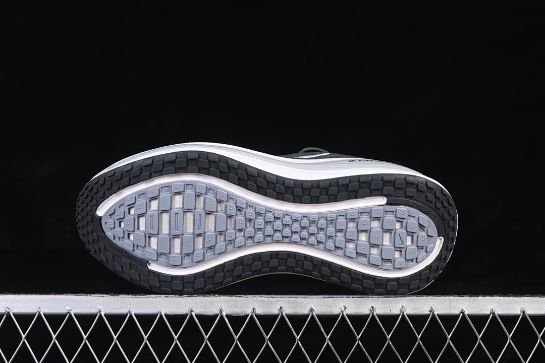 Nike Vomero Plus Running Shoes Black HV8150-008
