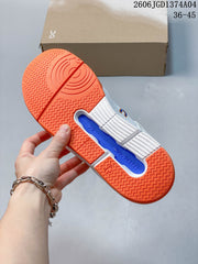 On THE Roger Clubhouse White Orange Sneakers 06JGD1374A04