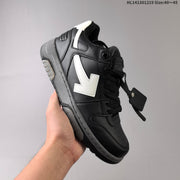 OFF-WHITE Arrow Low-Top Sneakers in Mixed Colors