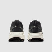 Nike Vomero 18 Wide