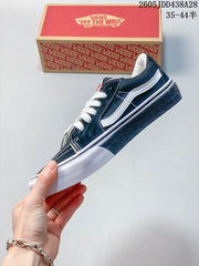 Vans Old Skool Sneakers in Dark Green Suede, VN000CQDCHZ