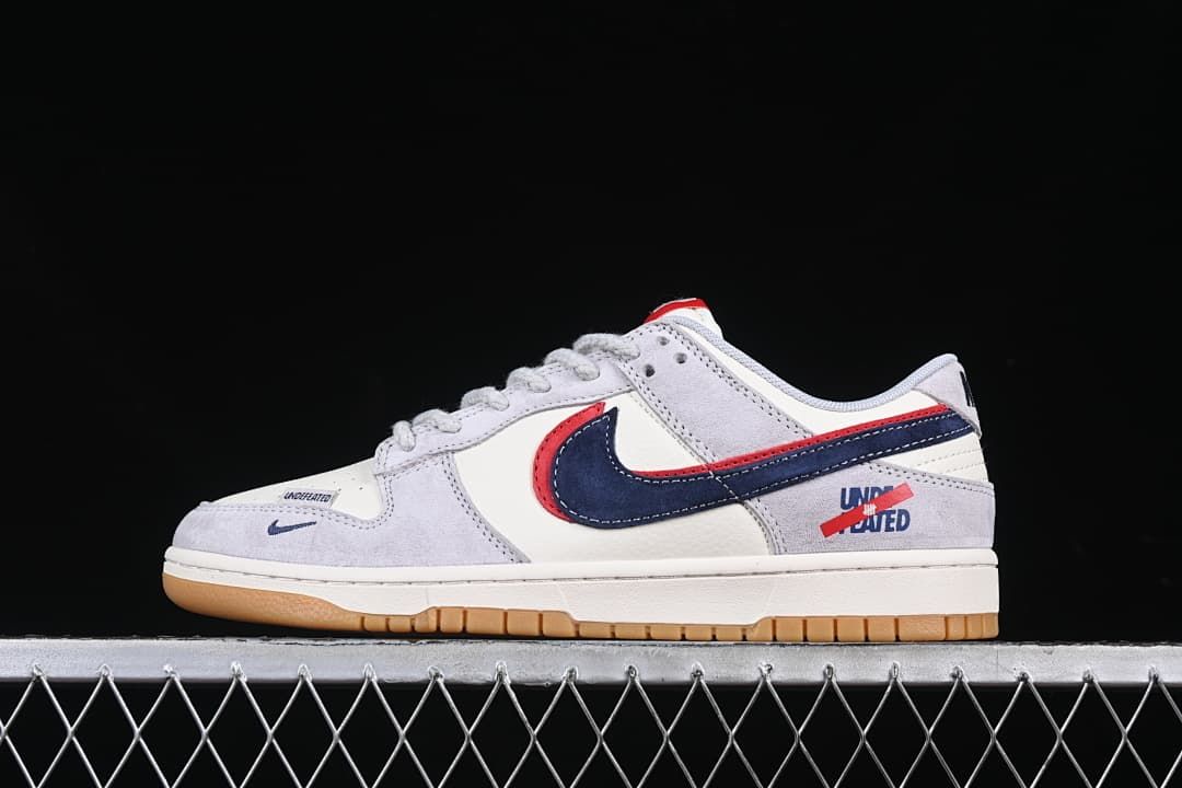 Nike SB Dunk Low Undefeated Sneaker DM6868-032