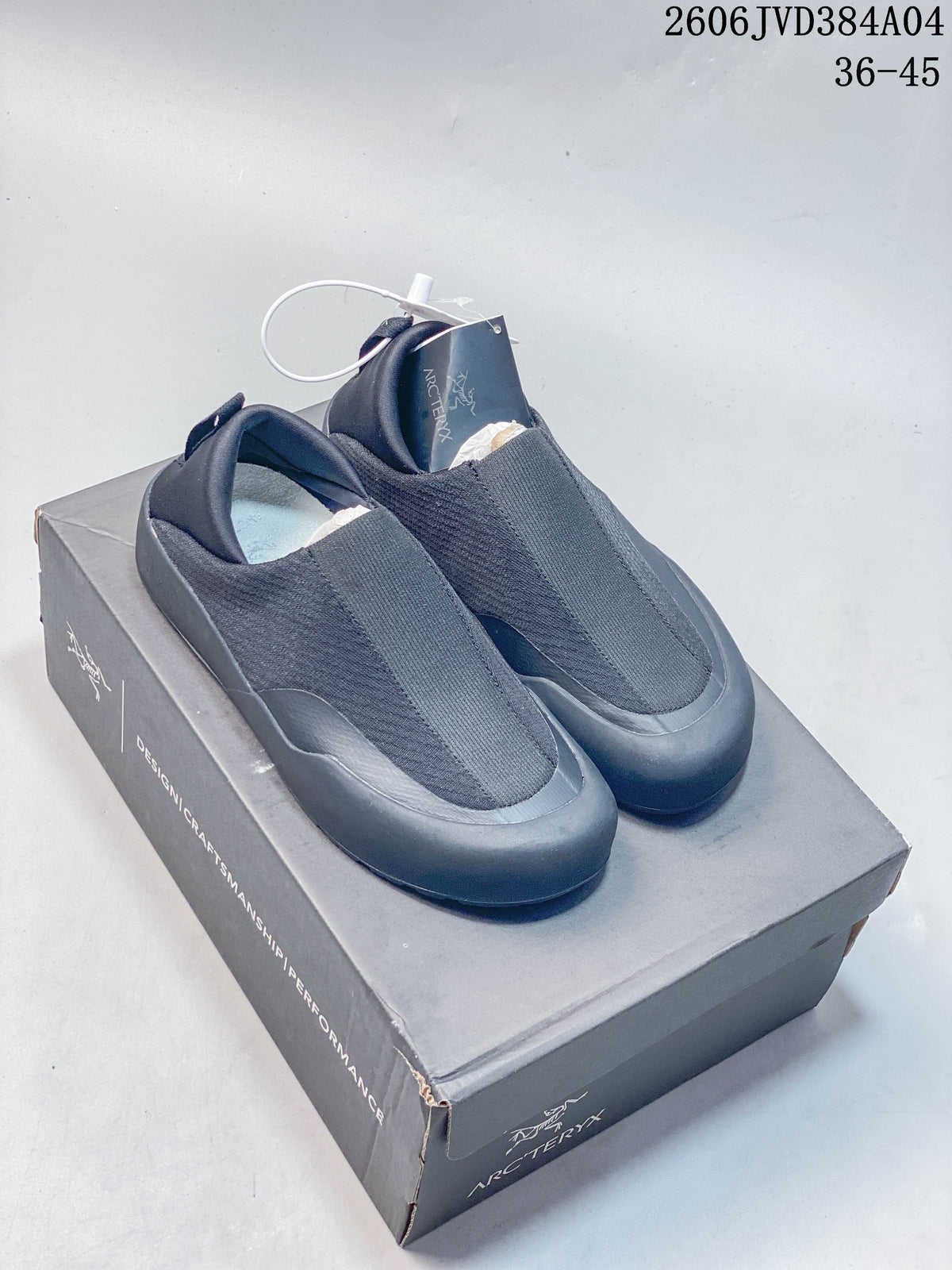 Arc'teryx Kragg Slip-On Shoes, Black and White, 0772183633