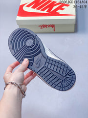 Nike SB Dunk Low Stüssy Collaboration Sneakers, Sail Navy Red