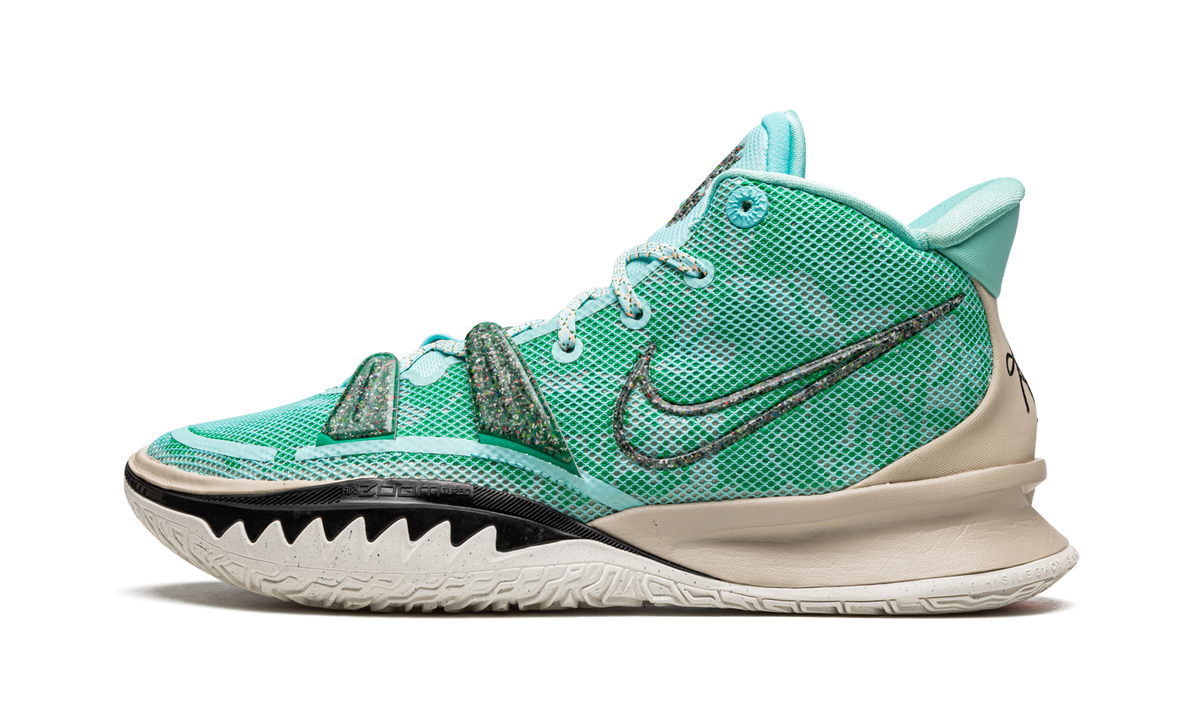 Kyrie 7 "Copa" CQ9326 402