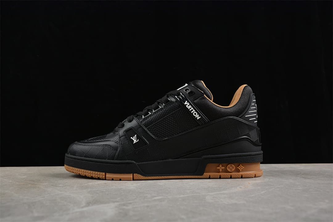 Louis Vuitton LV Archlight Sneaker in Black