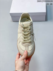 Maison Margiela Replica Low-Top Sneakers in Cream