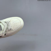 MLB New York Yankees Platform Sneakers in Off-White