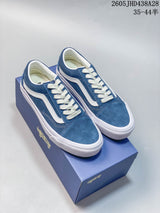 Vans Old Skool Suede Sneakers in Green