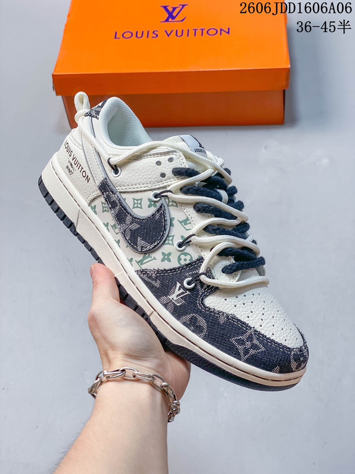 Nike SB Dunk Low x The North Face Style Low-Top Sneakers