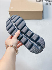 On Cloud 5 Sneakers in Gray