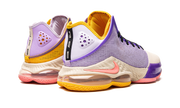 Lebron XIX Low "Mismatch" DO9829 500