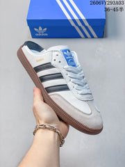 Adidas Samba Low-Top Sneakers in Navy and White KI5935
