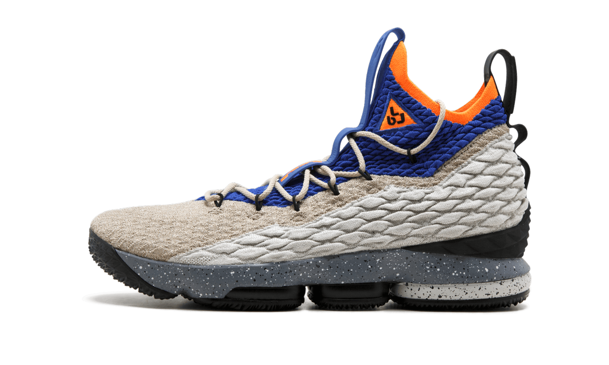 LeBron 15 "Mowabb" AR4831 900