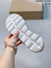 On Cloud 5 Sneakers in Light Grey