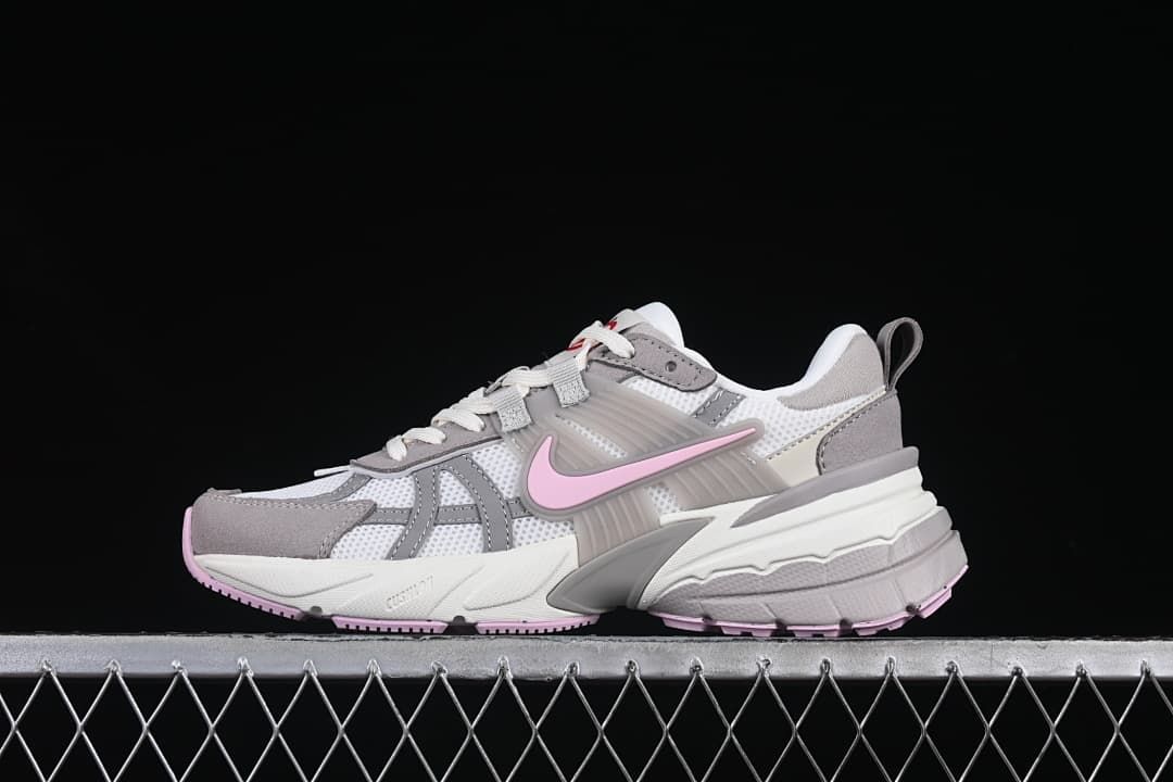 Nike V2K Run Runtekk Low-Top Sneakers HV5997-161