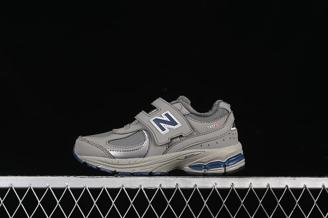 New Balance 2002R Kids Winter Sneakers, Gray