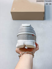 On Cloud 5 Sneakers in Light Grey