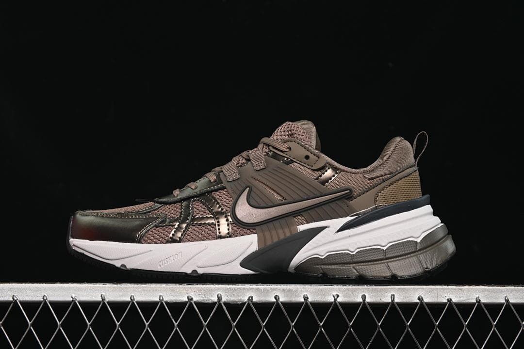 Nike V2K Run Low-Top Sneakers FD0736-202