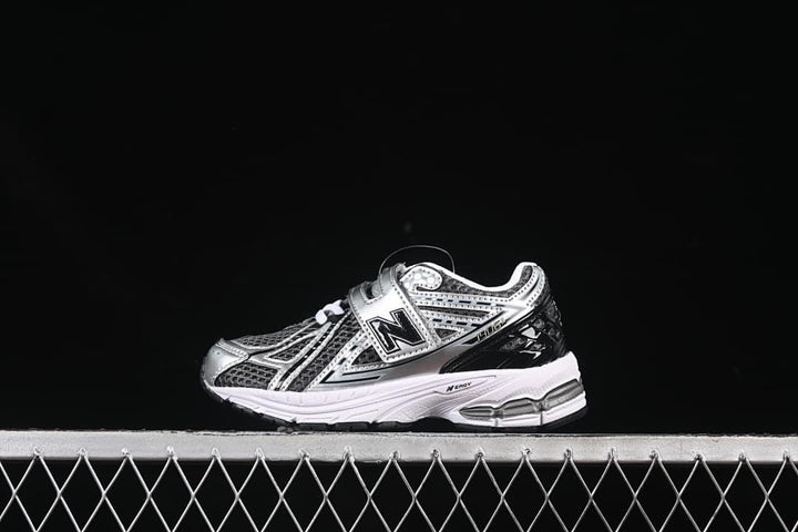 New Balance 1906R Kids Sneakers, Silver and Black PV1906CG