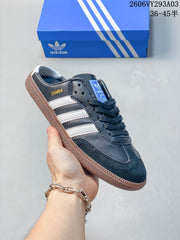 Adidas Samba Low-Top Sneakers in Navy and White KI5935