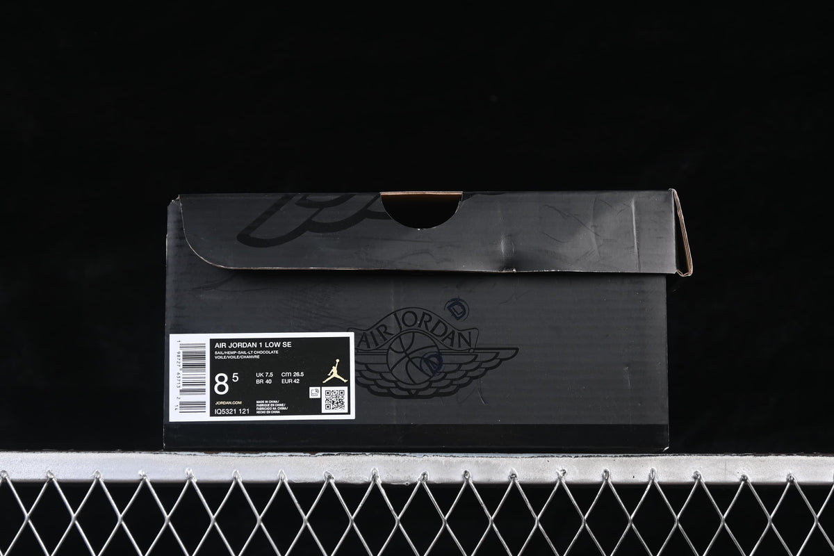Air Jordan 1 Low SE Year of the Horse Sneakers IQ5321-121