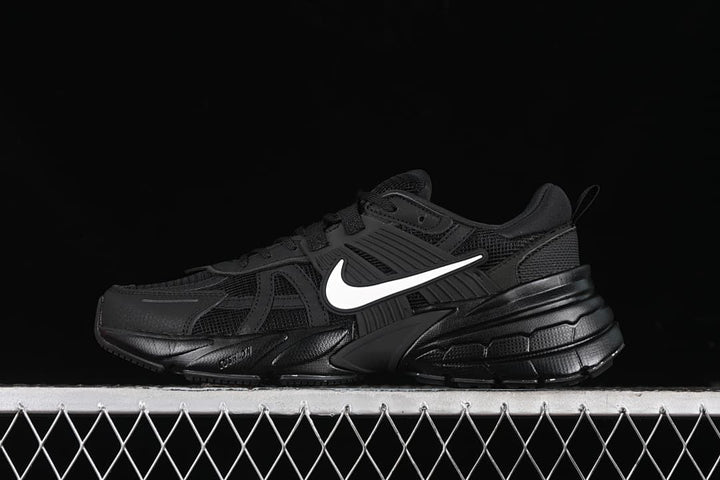 Nike V2K Run Sneakers Black/White HQ1582-001