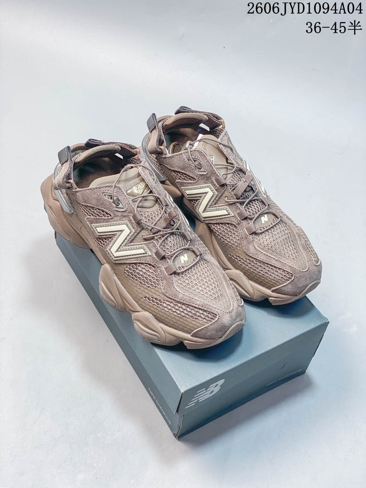 New Balance 204L U204L273 Low-Top Sneakers in Taupe