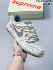 Nike SB Dunk Low Strap-Detail Sneakers YX5066-286