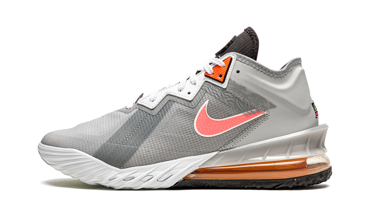 LeBron 18 Low "Bugs vs Marvin" CV7562 005