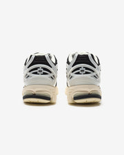 NEW BALANCE 1906R - WHITE/ BLACK