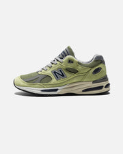 NEW BALANCE 'MADE IN USA' 991v2 - GREEN BANANA/ MOSS