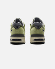 NEW BALANCE 'MADE IN USA' 991v2 - GREEN BANANA/ MOSS