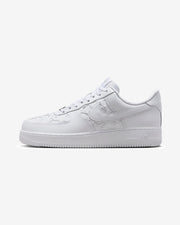 NIKE AIR FORCE 1 '07 - WHITE/ METALLIC SILVER