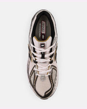 M1906RA White Metallic Silver / Gold
